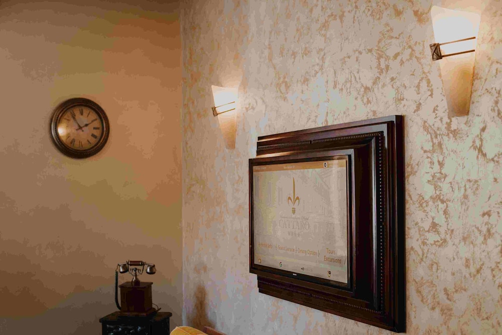Historic Boutique Hotel Cattaro 35/60
