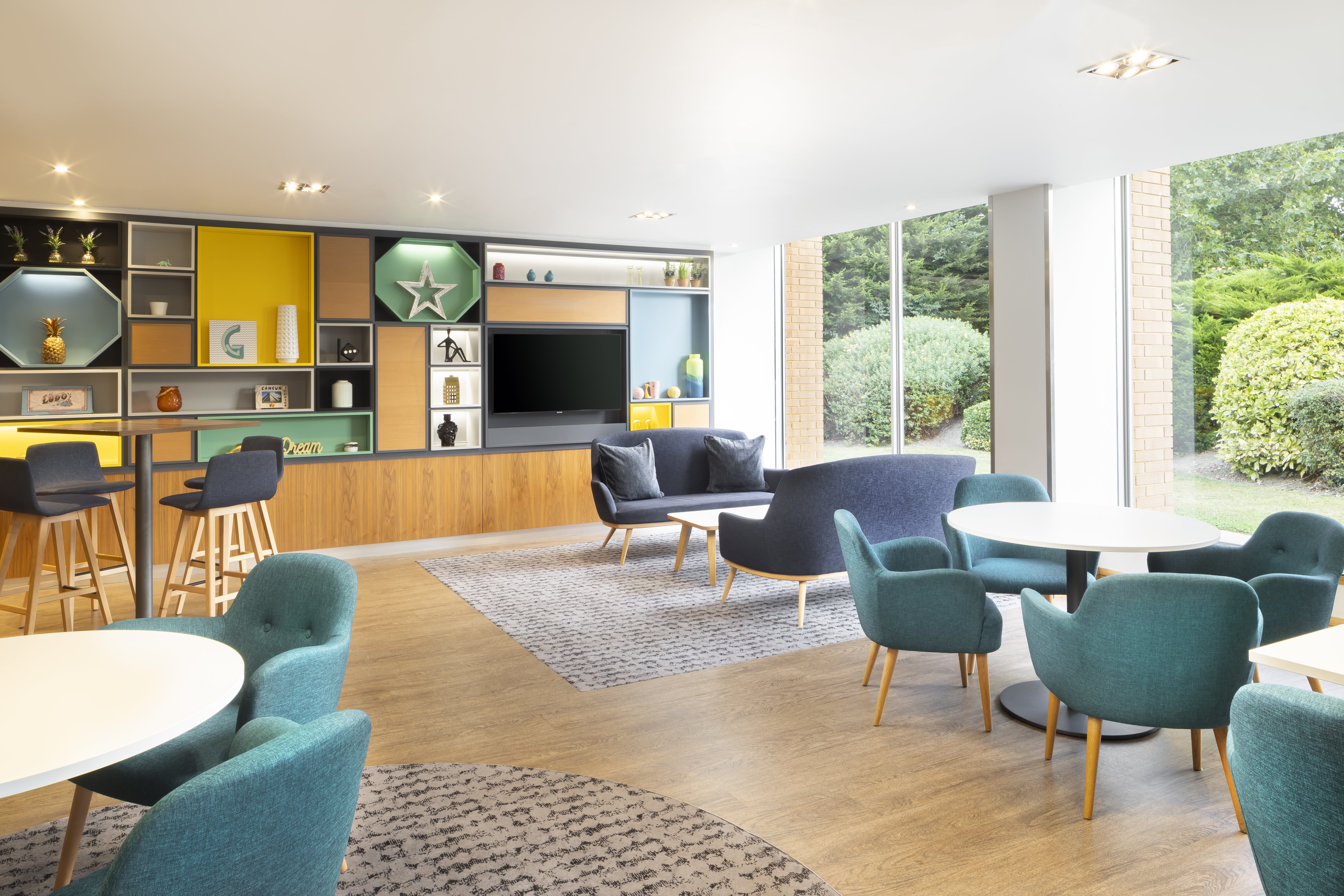 Holiday Inn Gatwick Airport 48/75