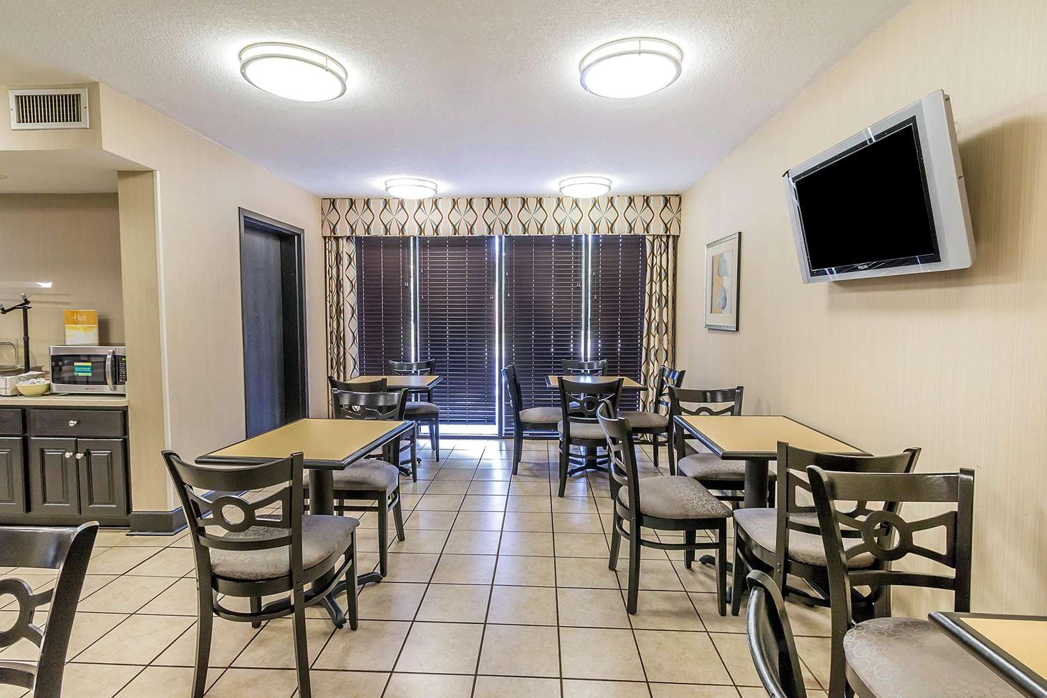 Quality Inn Savannah I 95 29/41