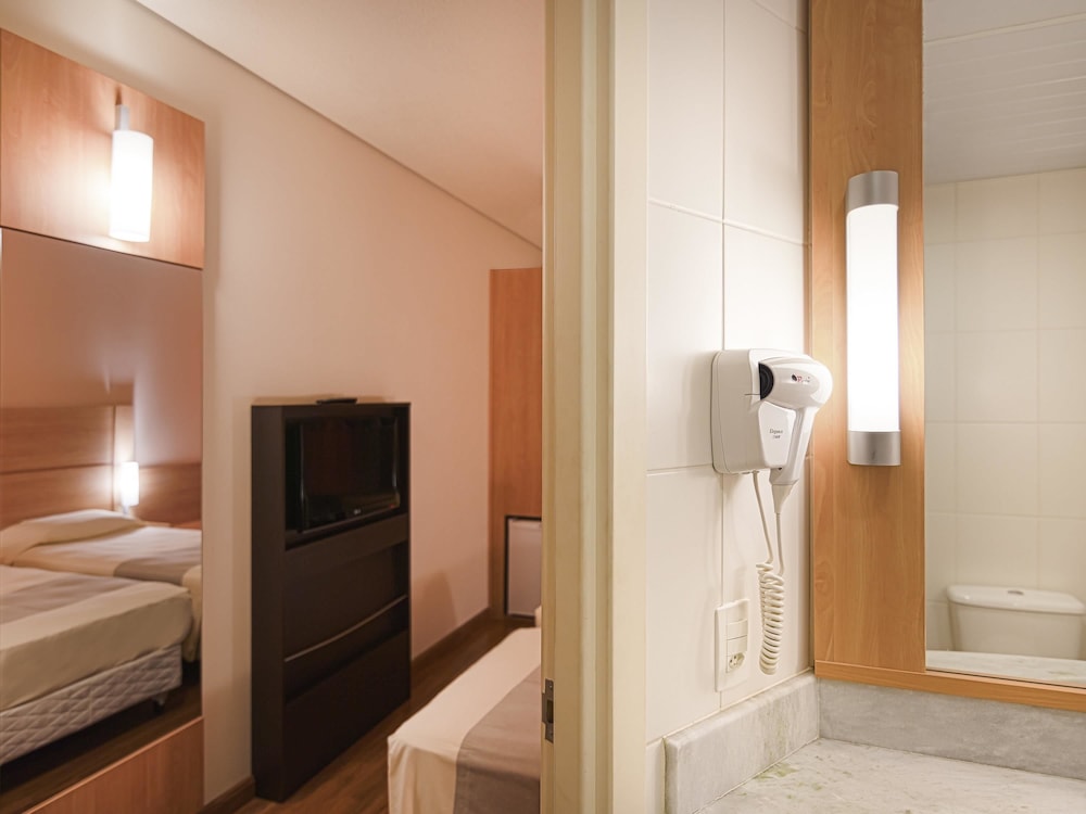 Ibis Canoas Shopping 13/57