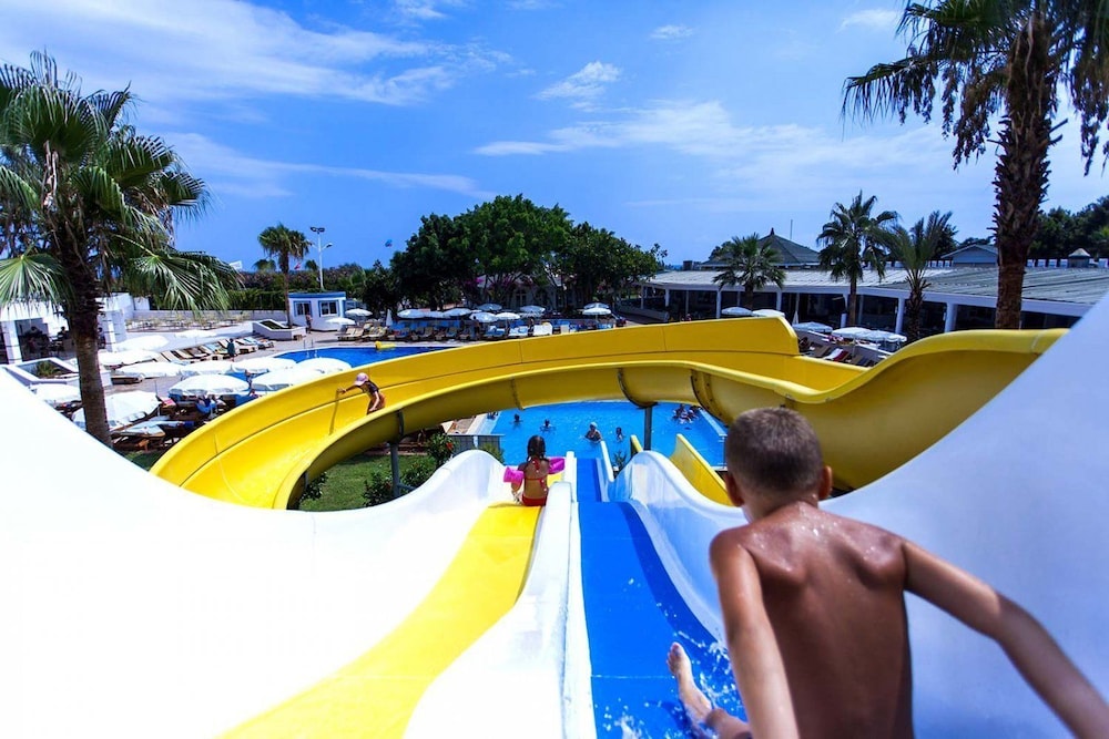The Garden Beach Hotel 37/50