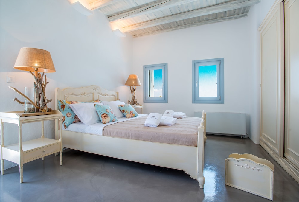 Aelia Paros Villas 6/50
