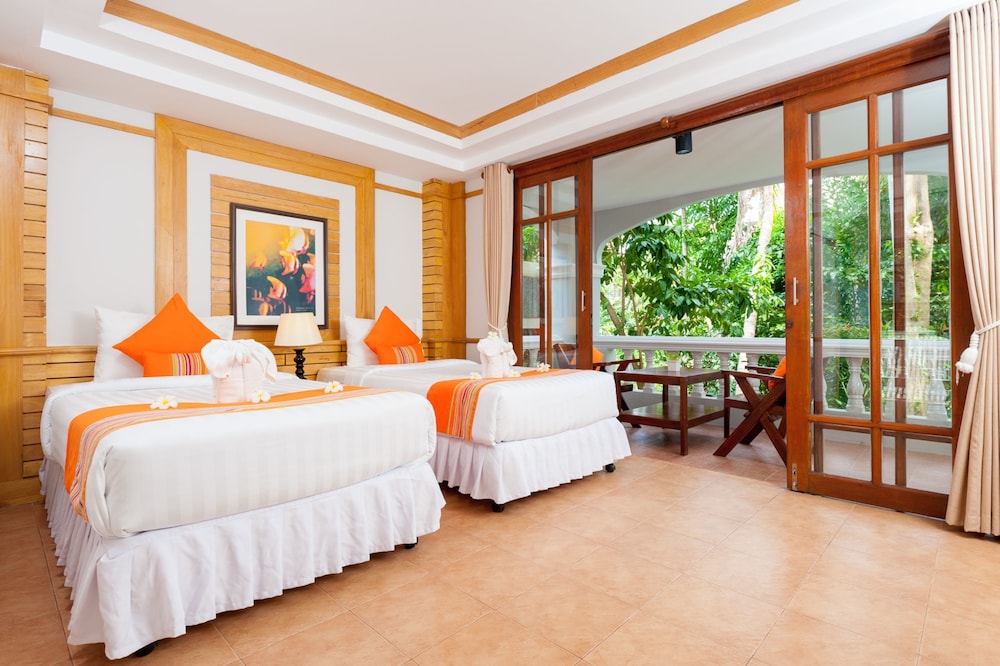 Deluxe, Twin Beds, Garden View