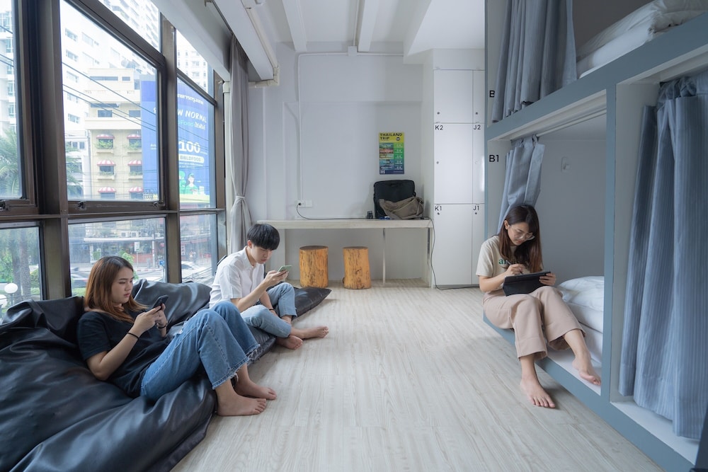 3Howw Hostel At Sukhumvit 21 61/71