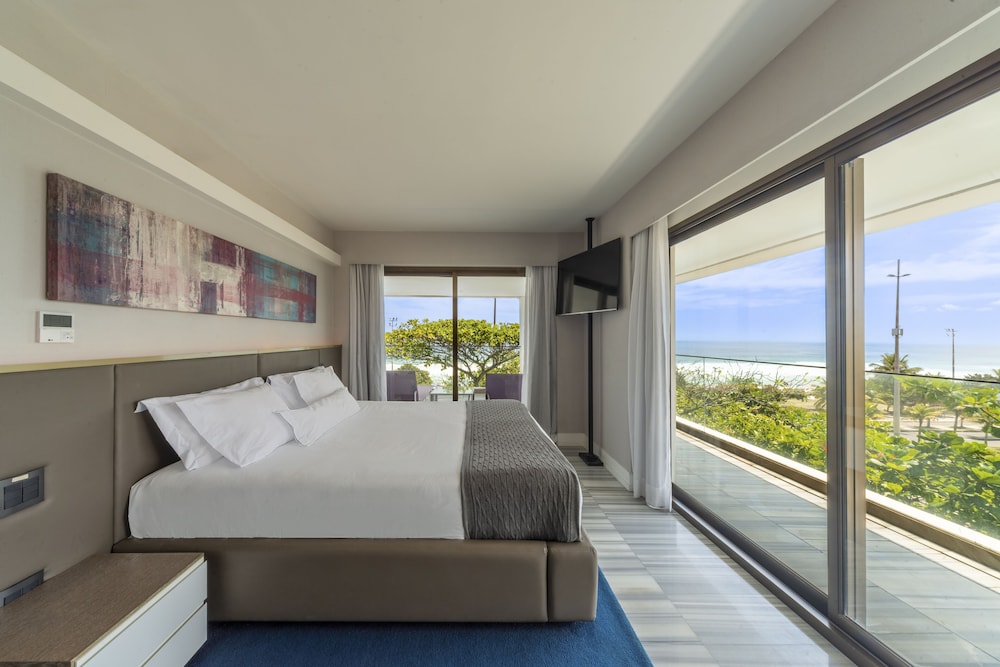 MASTER, SUITE, KING BED, SEA FRONT