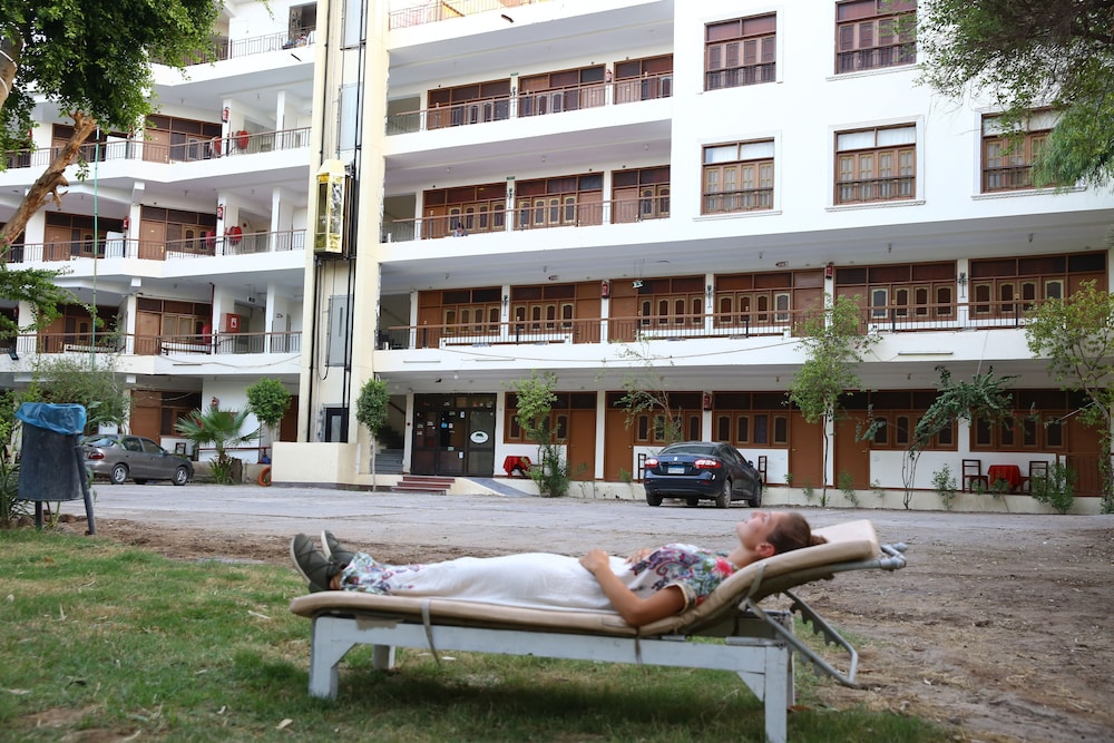 Rezeiky Hotel And Camp Luxor 6/50