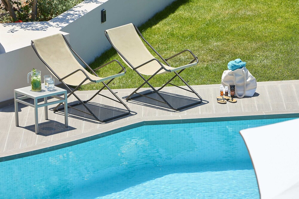 Grace Villas Collection Adult Only 18 + 139/149