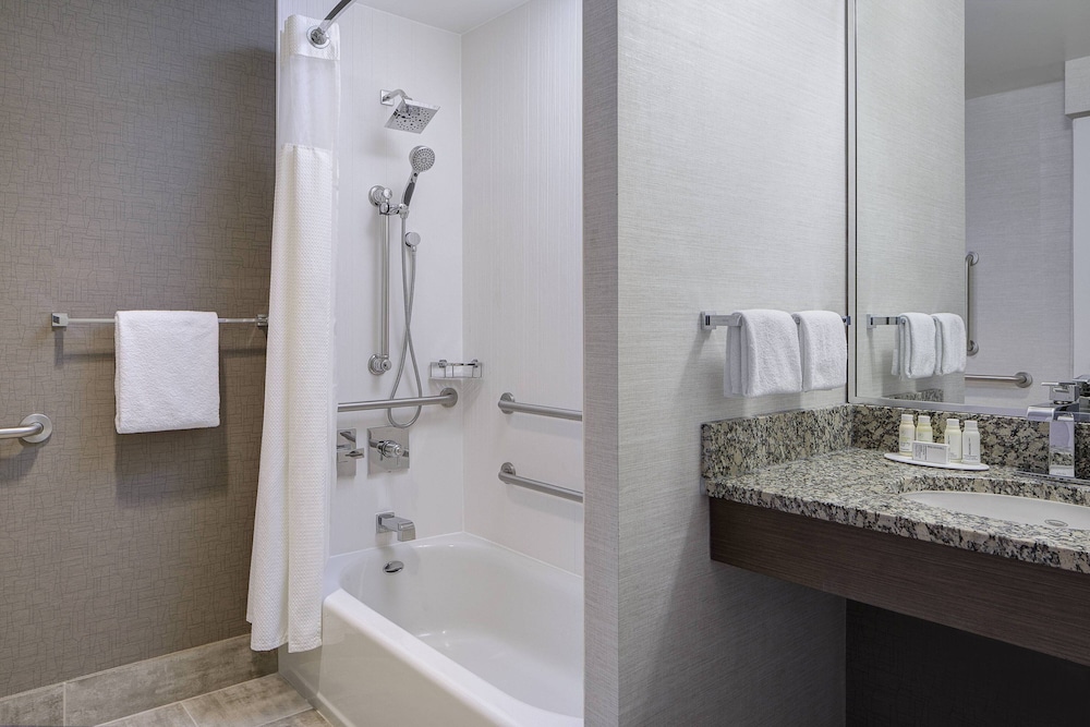 Courtyard By Marriott Fort Worth Downtown Blackstone 9/53