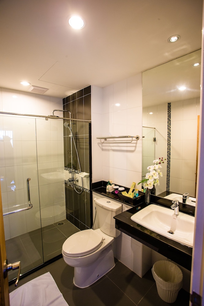 Crystal Jade Hotel 22/65