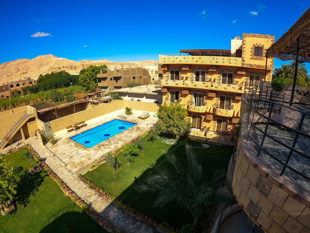 Memnon Hotel Luxor 47/50