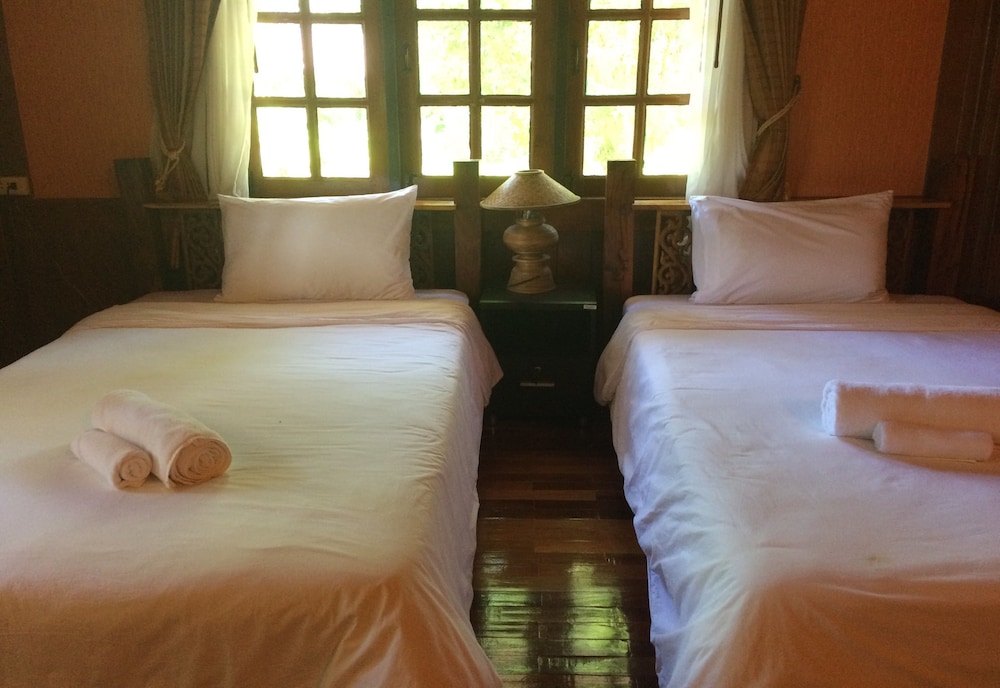 Himawari Restaurant & Cottage 8/34