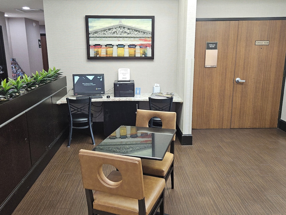 Club Hotel Nashville Inn Suites 62/67
