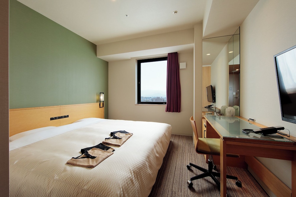 Candeo Hotels Matsuyama Okaido 12/50