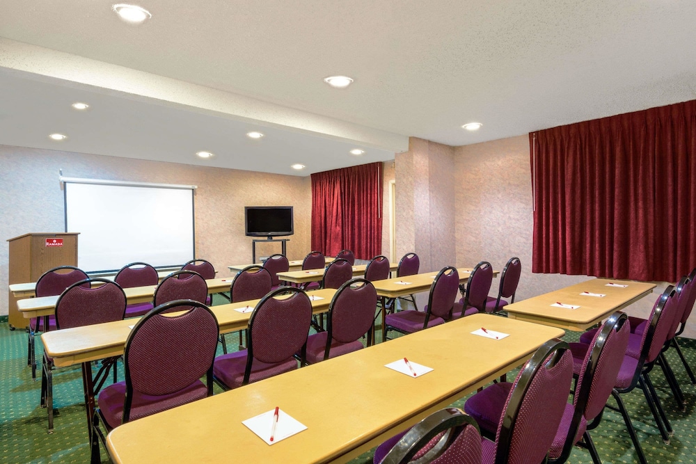 Ramada by Wyndham San Antonio Near SeaWorld/Lackland AFB 59/63