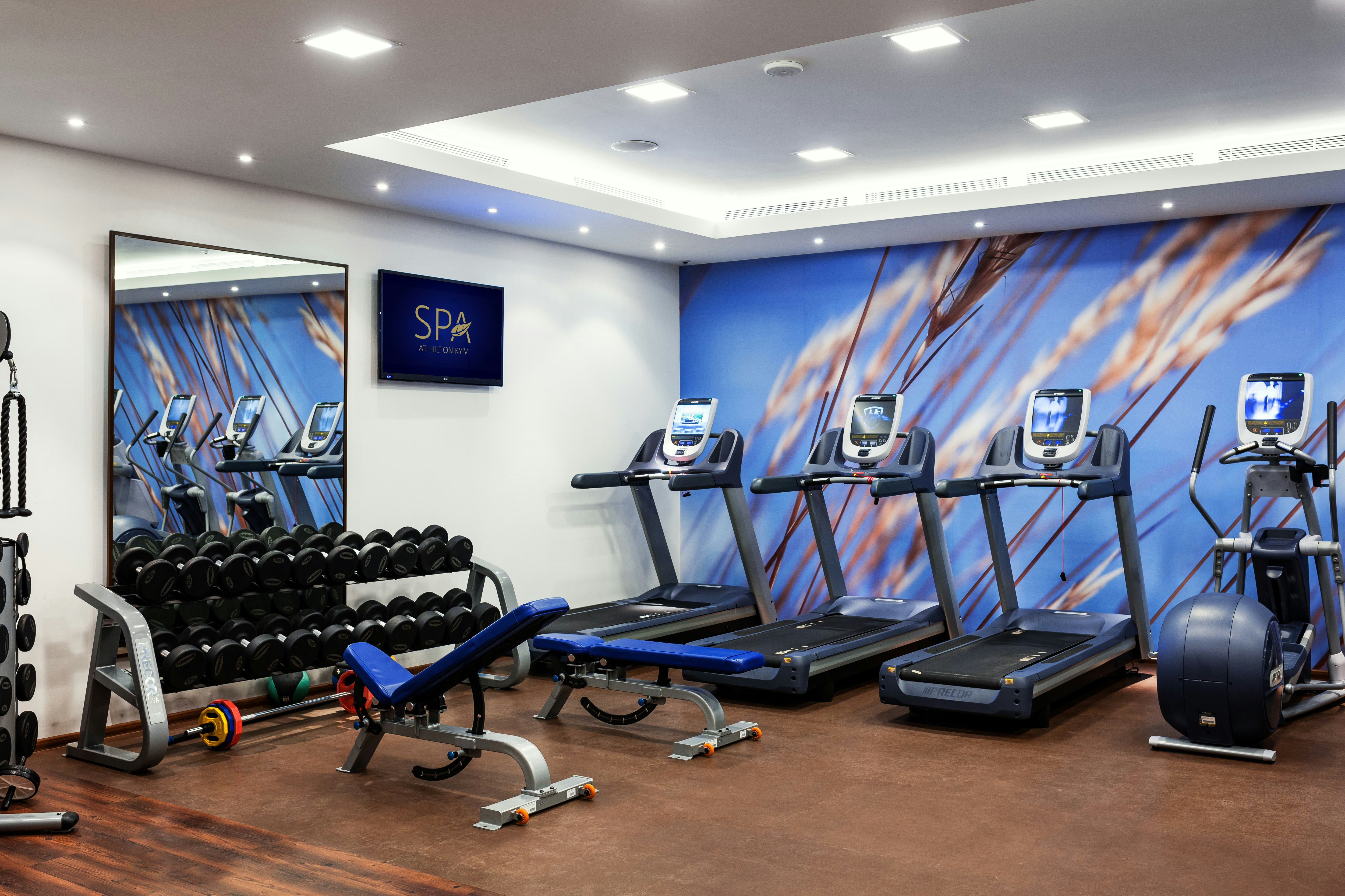 Hilton Kyiv 44/70