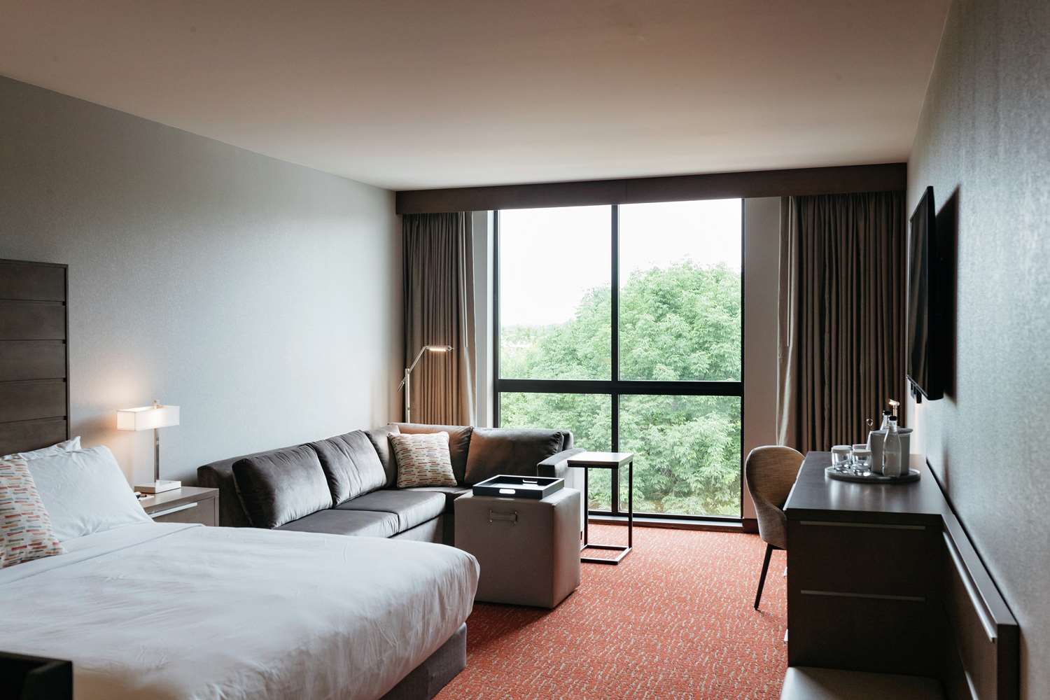 Revel Hotel Des Moines Urbandale, Tapestry Collection by Hilton 17/63