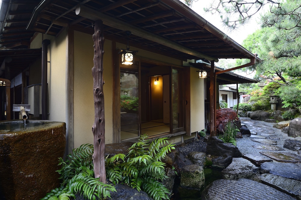 ATAMI SEKITEI 4/68
