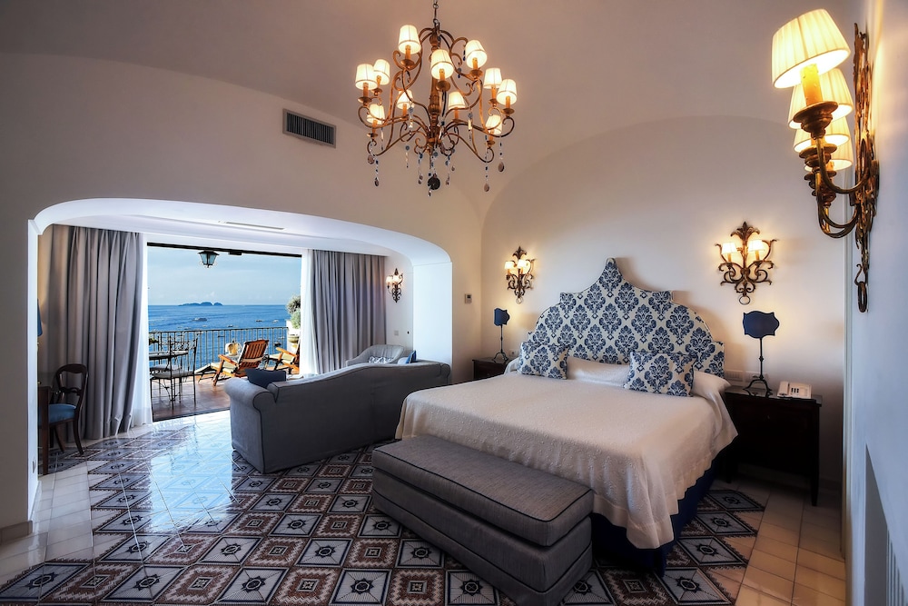 JUNIOR SUITE, KING BED, SEA VIEW, SOFA, TERRACE