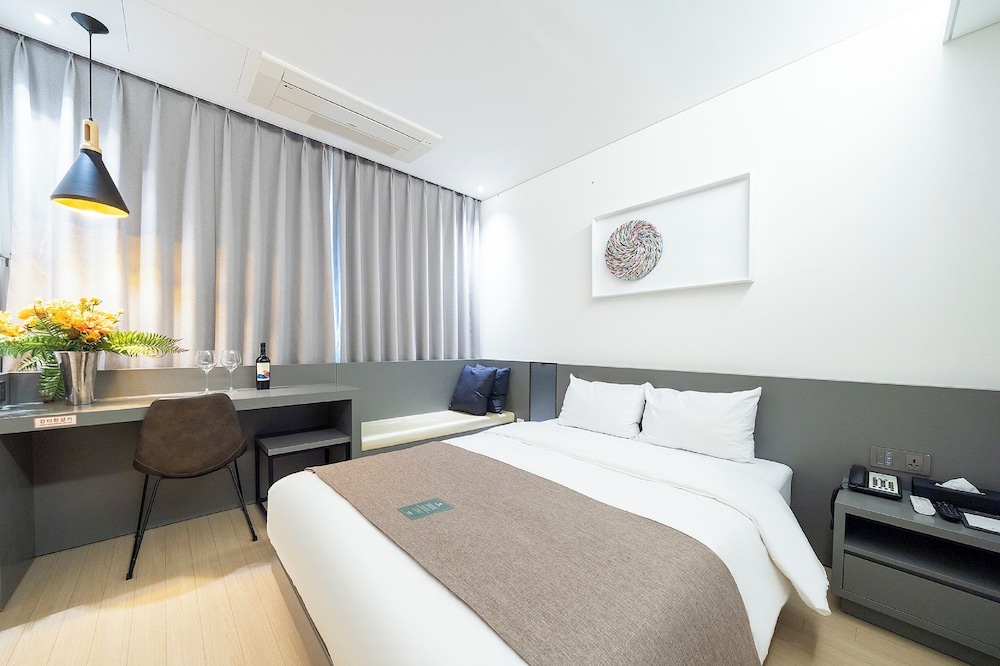 Gloucester Hotel Cheongju 10/37