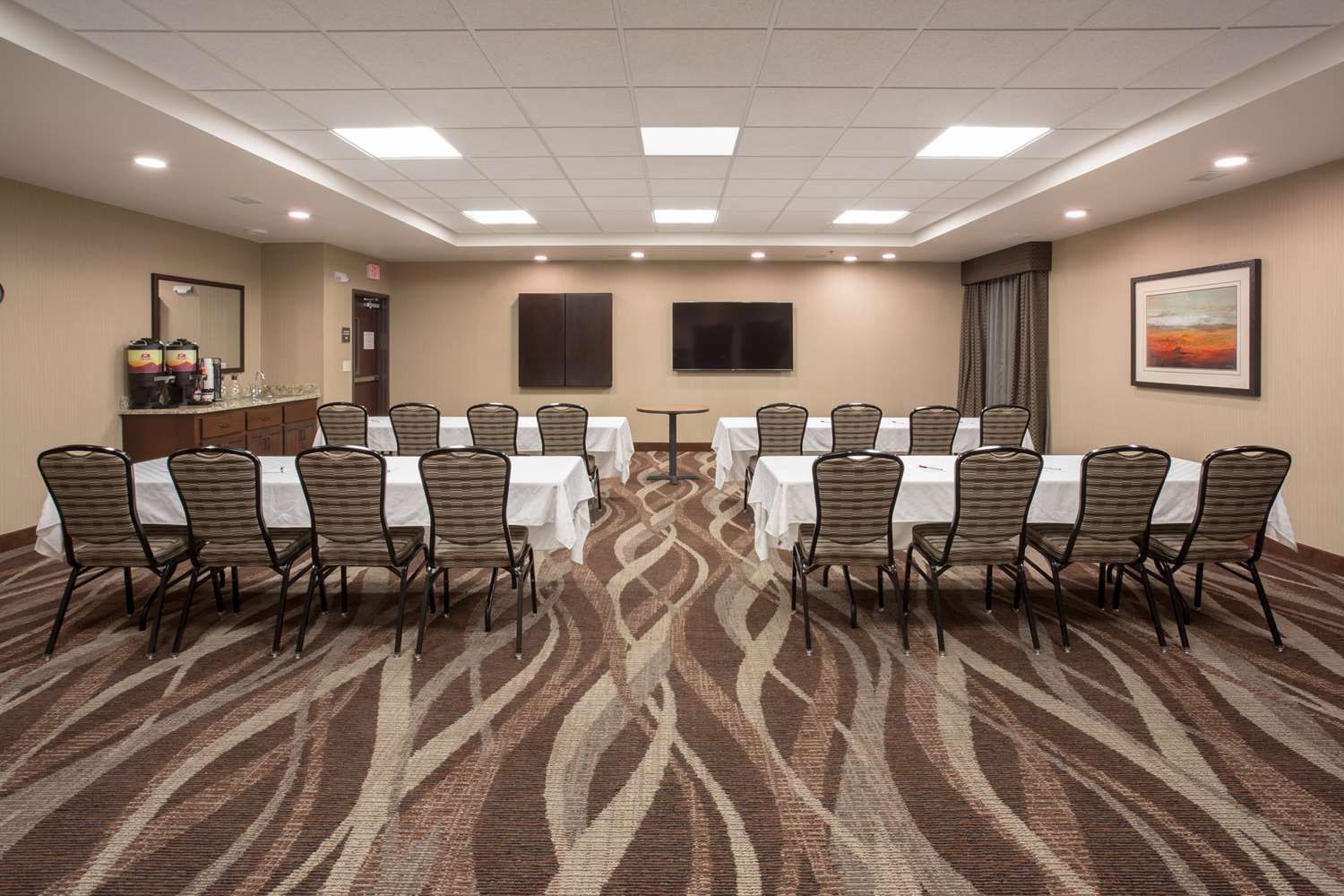 Best Western Plus Lincoln Inn & Suites 24/26