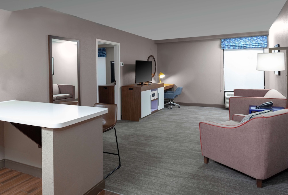 Hampton Inn Woodbridge 32/58