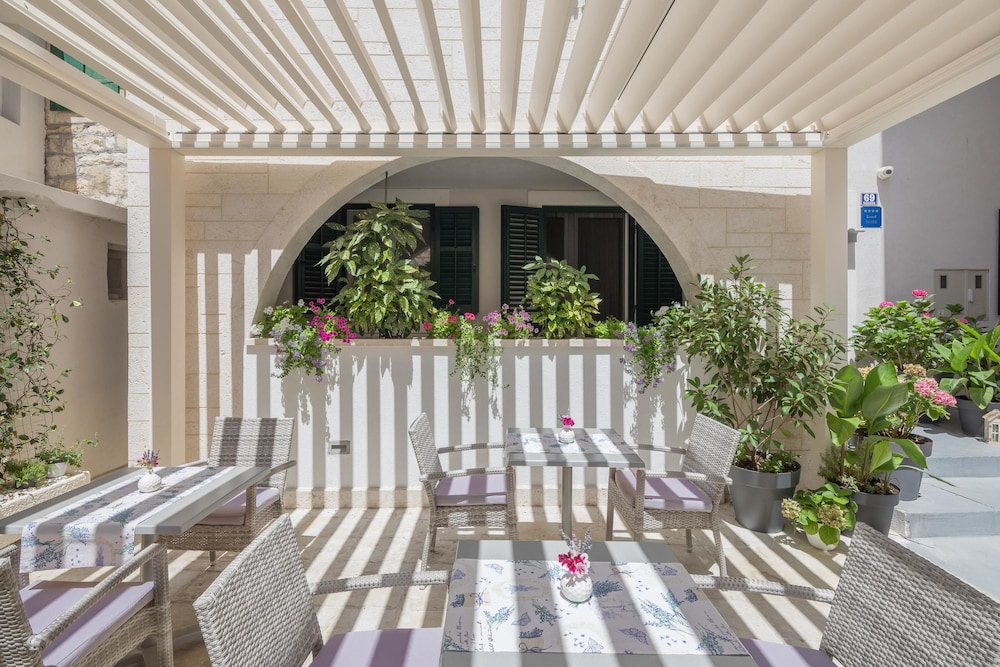 Balatura The Fine Bed & Breakfast 19/50