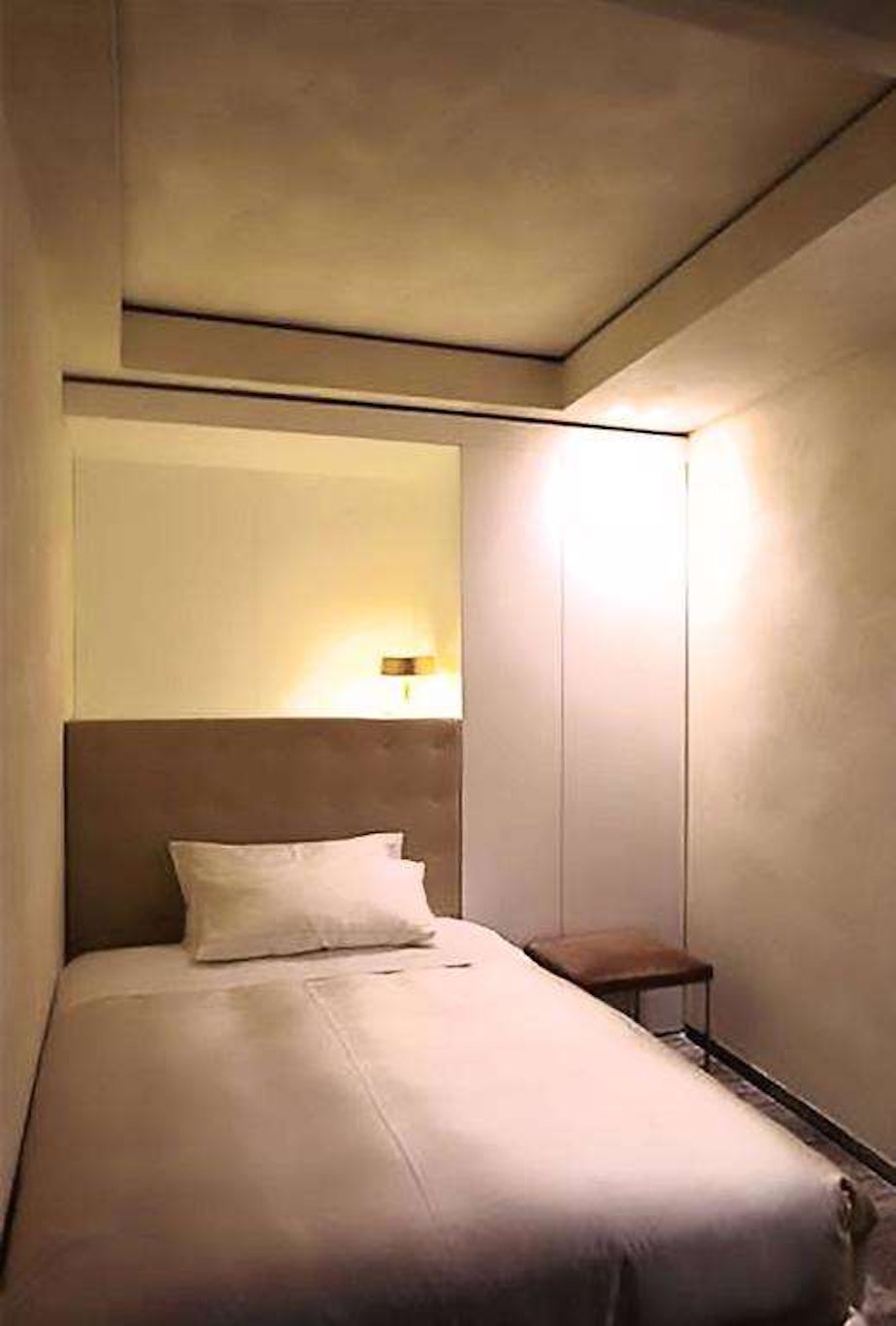 Romano House 27/69