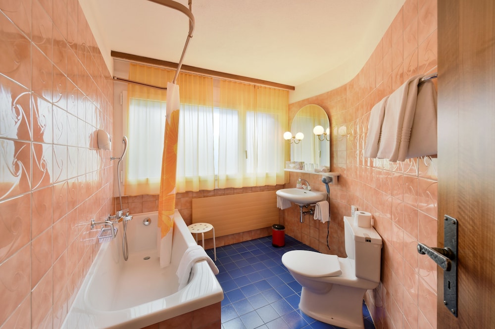 Schlosshotel - Self Check-In Hotel am Schlosspark 42/47