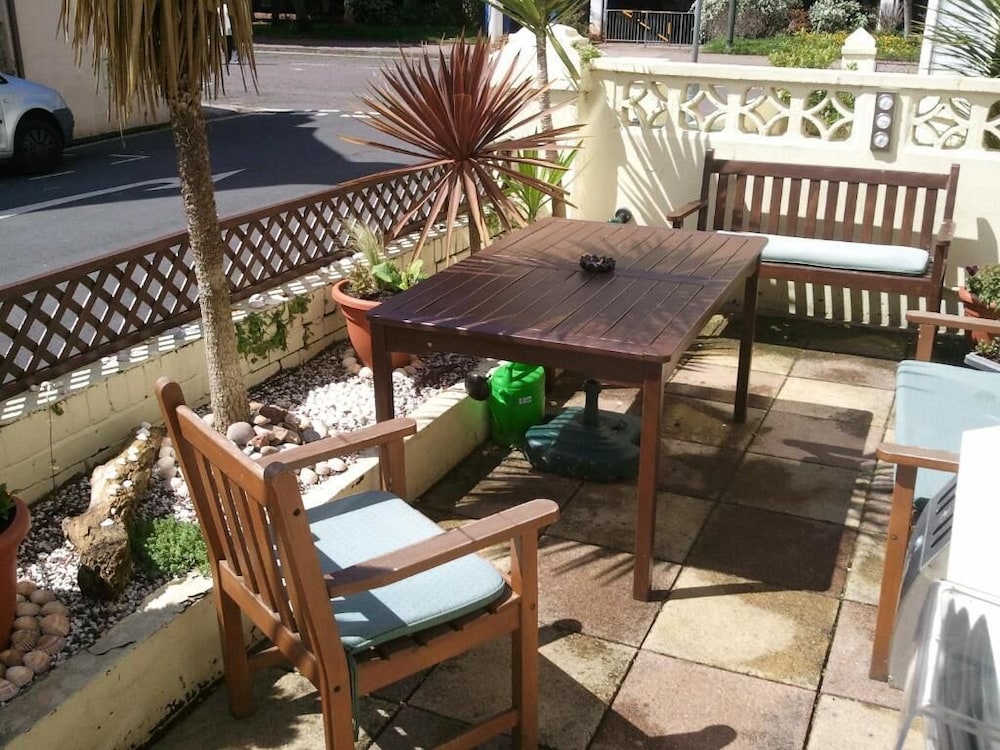 Brampton Guest House 33/50