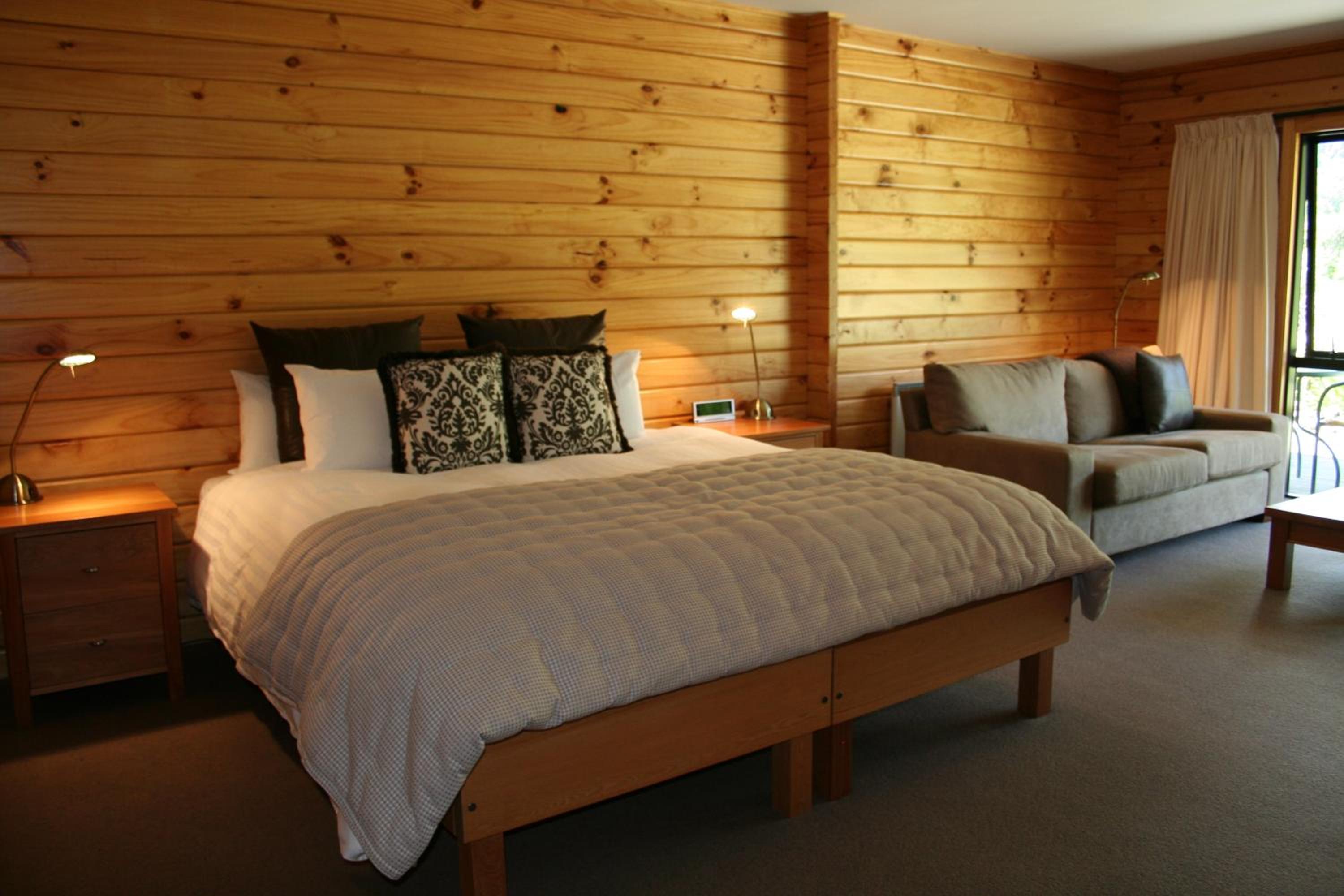 Suite, House