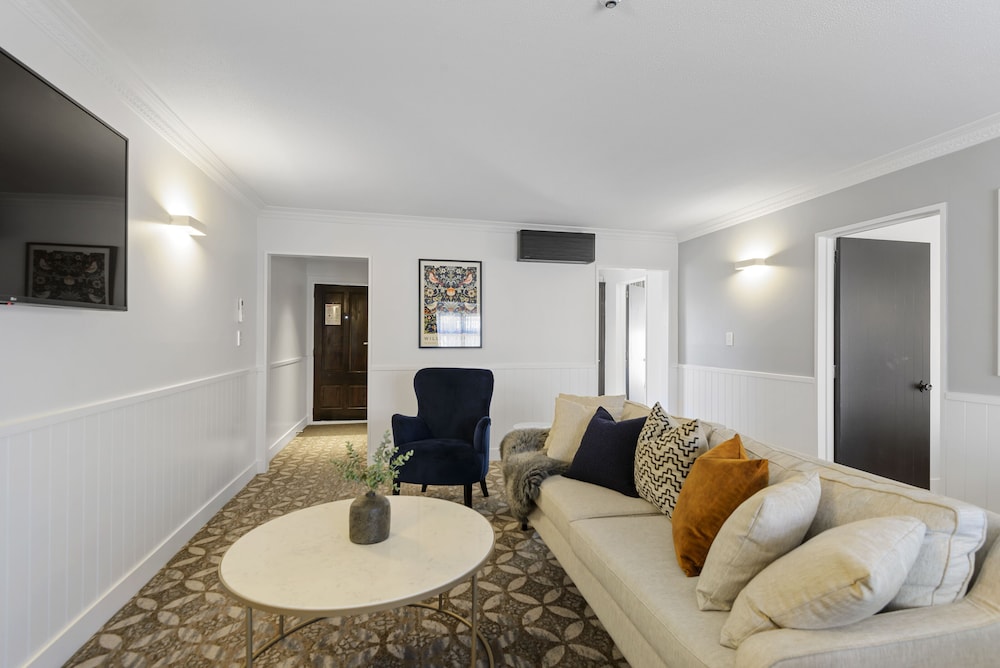 Scenic Hotel Cotswold 42/69