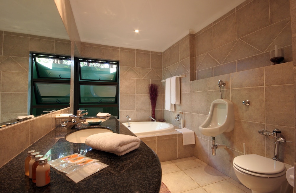African Rock Hotel 34/76