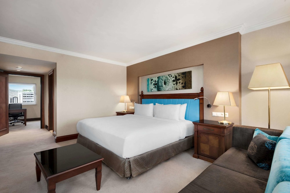 Junior Suite, King Bed