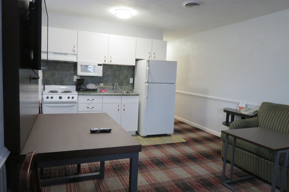 Luxbury Inn & Suites 22/34