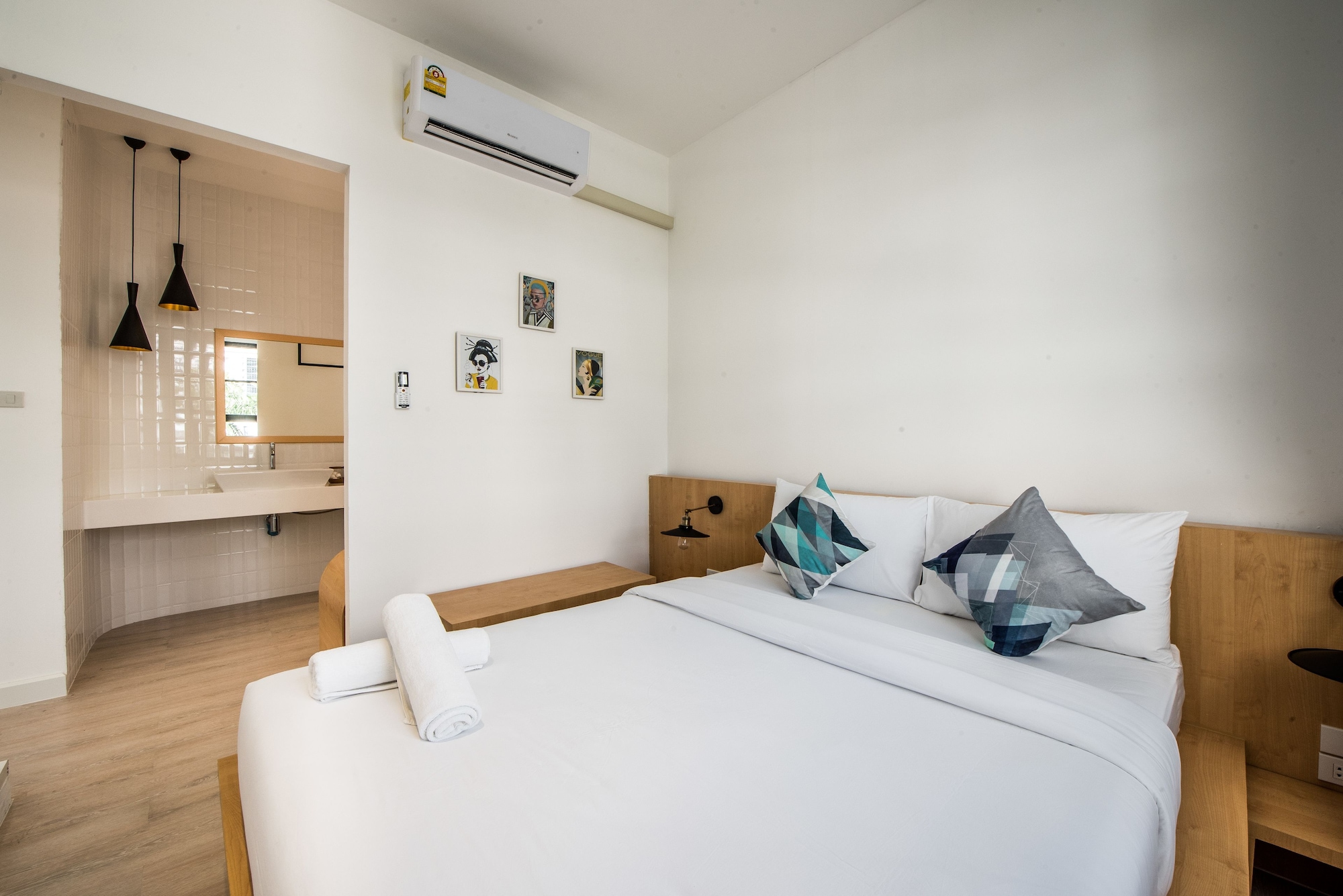 3 BEDROOMS, ROOF TOP, PENTHOUSE