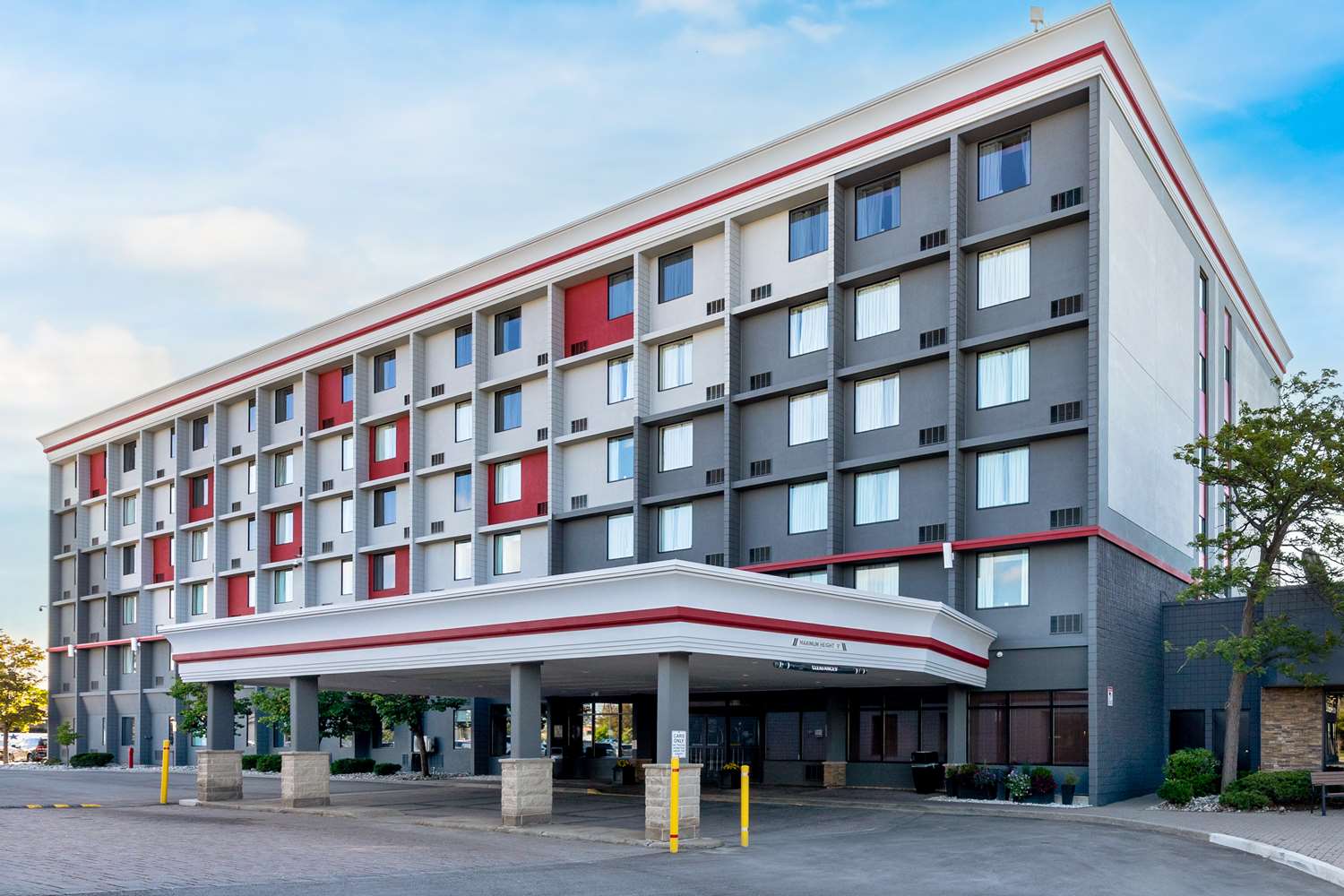 Best Western Plus Toronto Airport Hotel 3/38