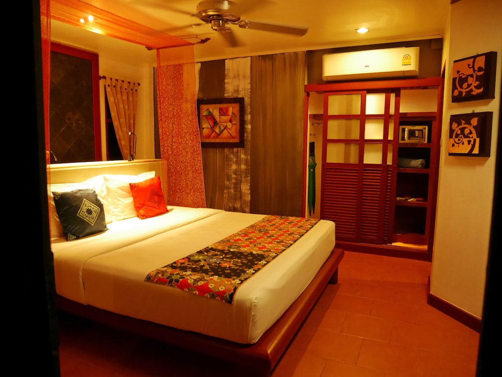 Bangtao Beach Chalet 37/71