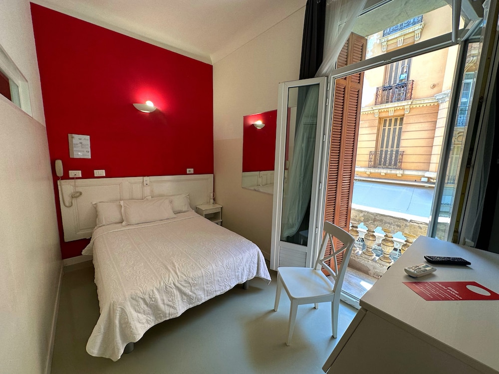 Azur Hotel 13/59