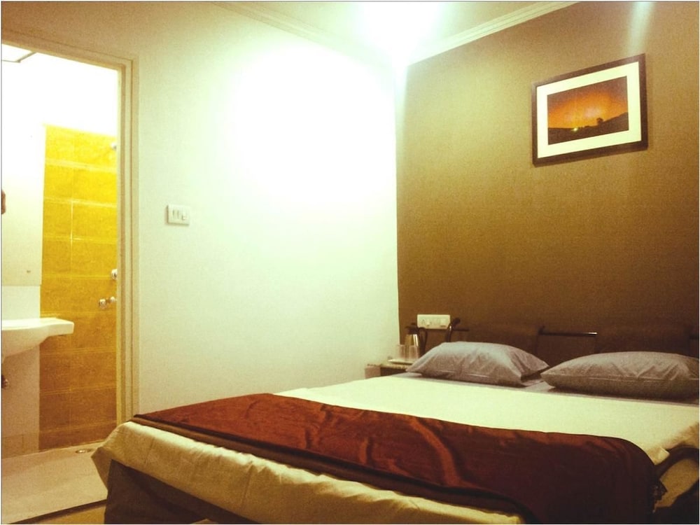 Deccan Comforts 10/41