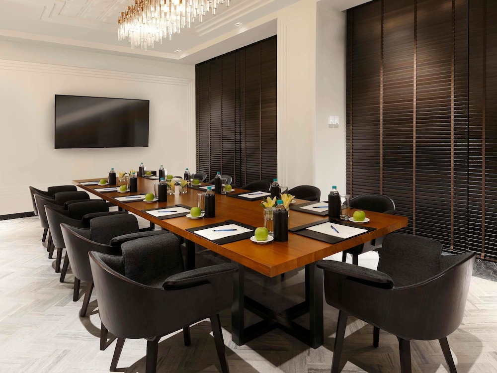 Novotel Chennai Chamiers Road 63/73