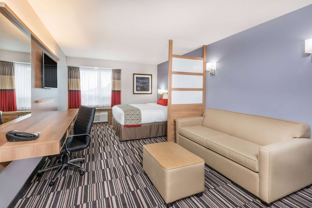 Microtel Inn Suites By Wyndham Sudbury 15/28