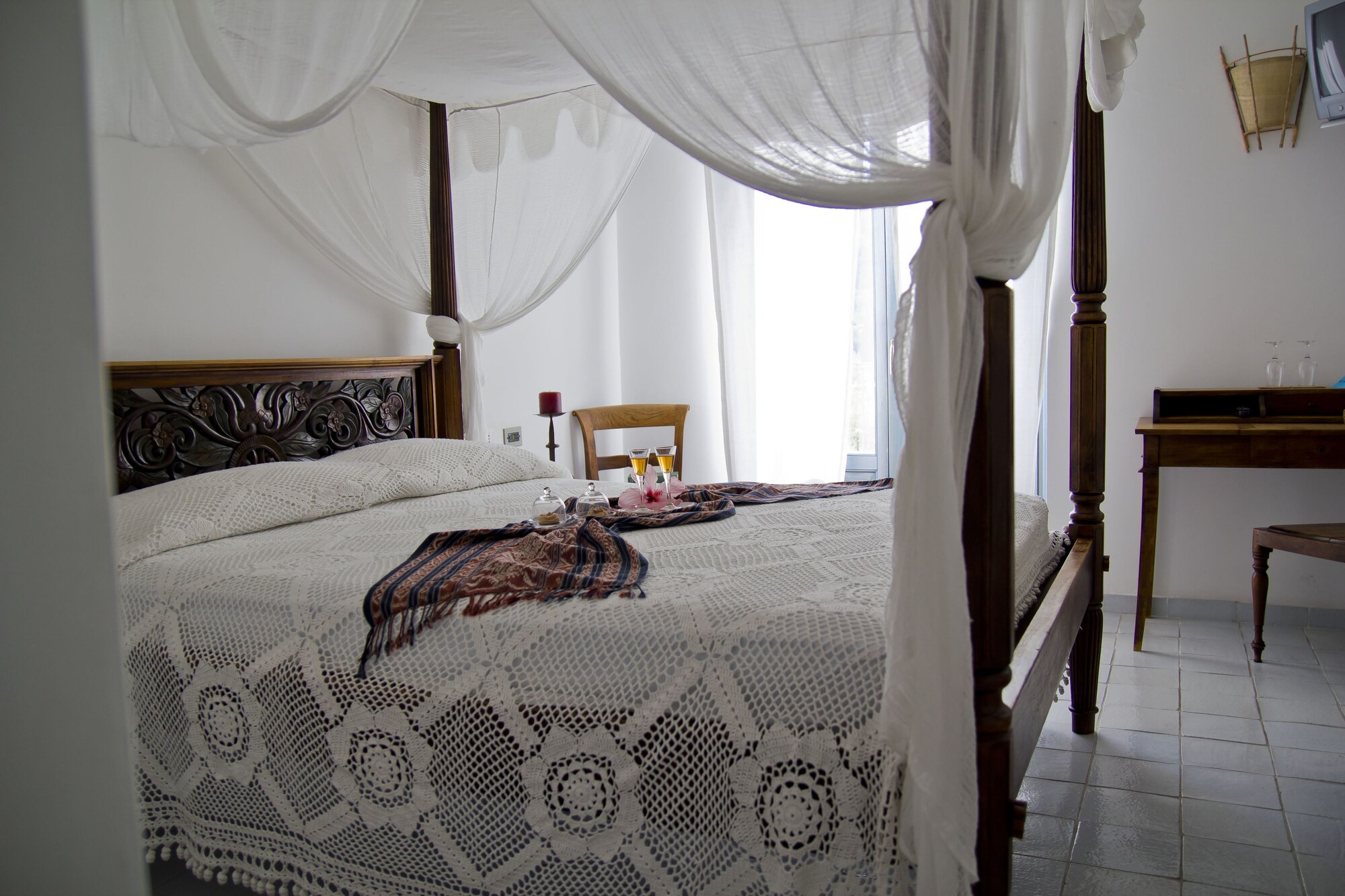 SUPERIOR, DOUBLE BED