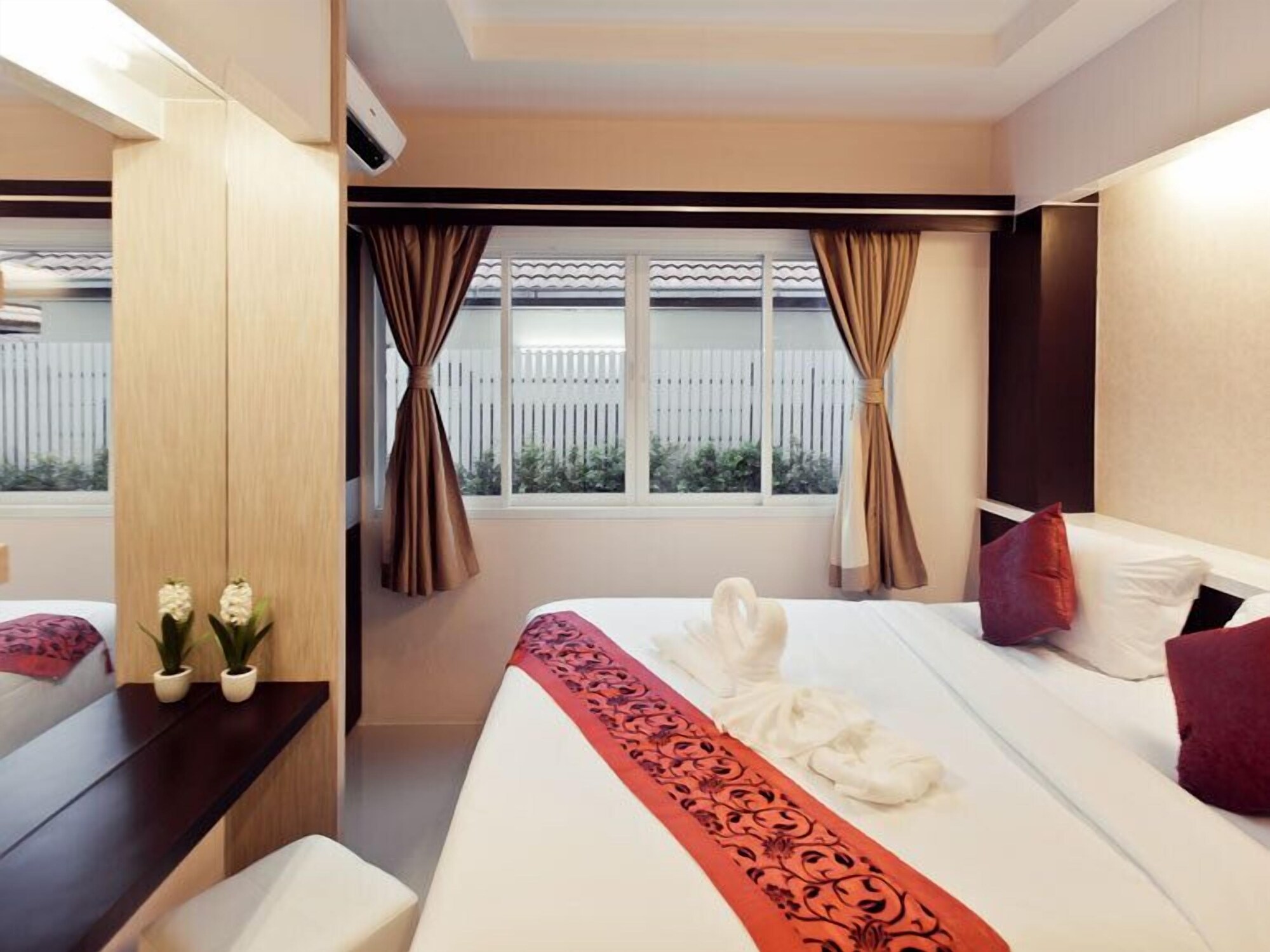 SUITE, DOUBLE BED