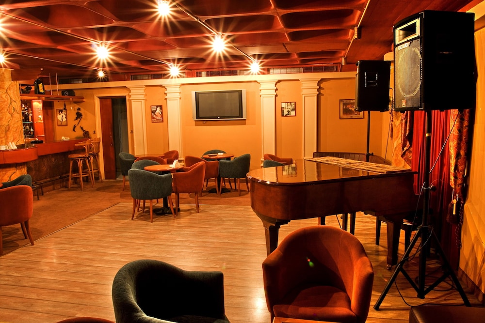 Madisson Hotel 46/60