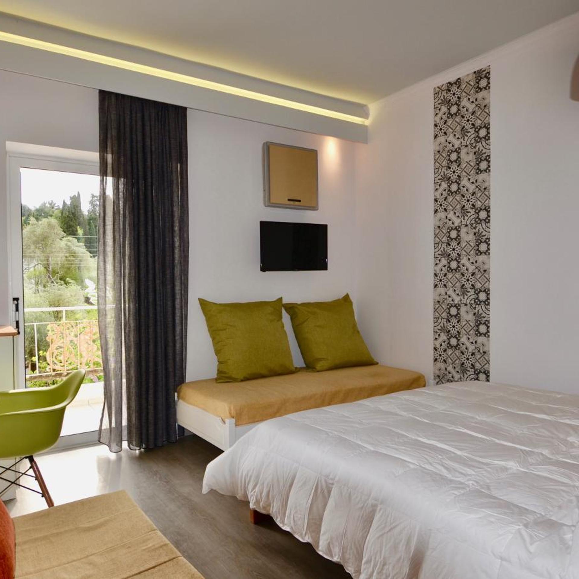 Room, Double or Twin Bed, Pool View