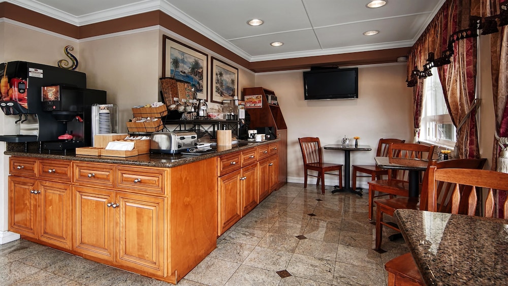 Best Western Tradewinds 33/48
