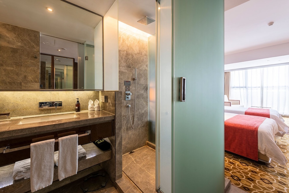Rsun Hotel 47/50