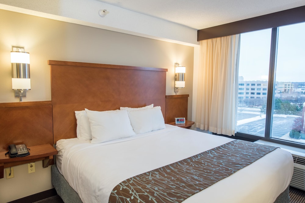 Hyatt Place Minneapolis/Eden Prairie 10/68