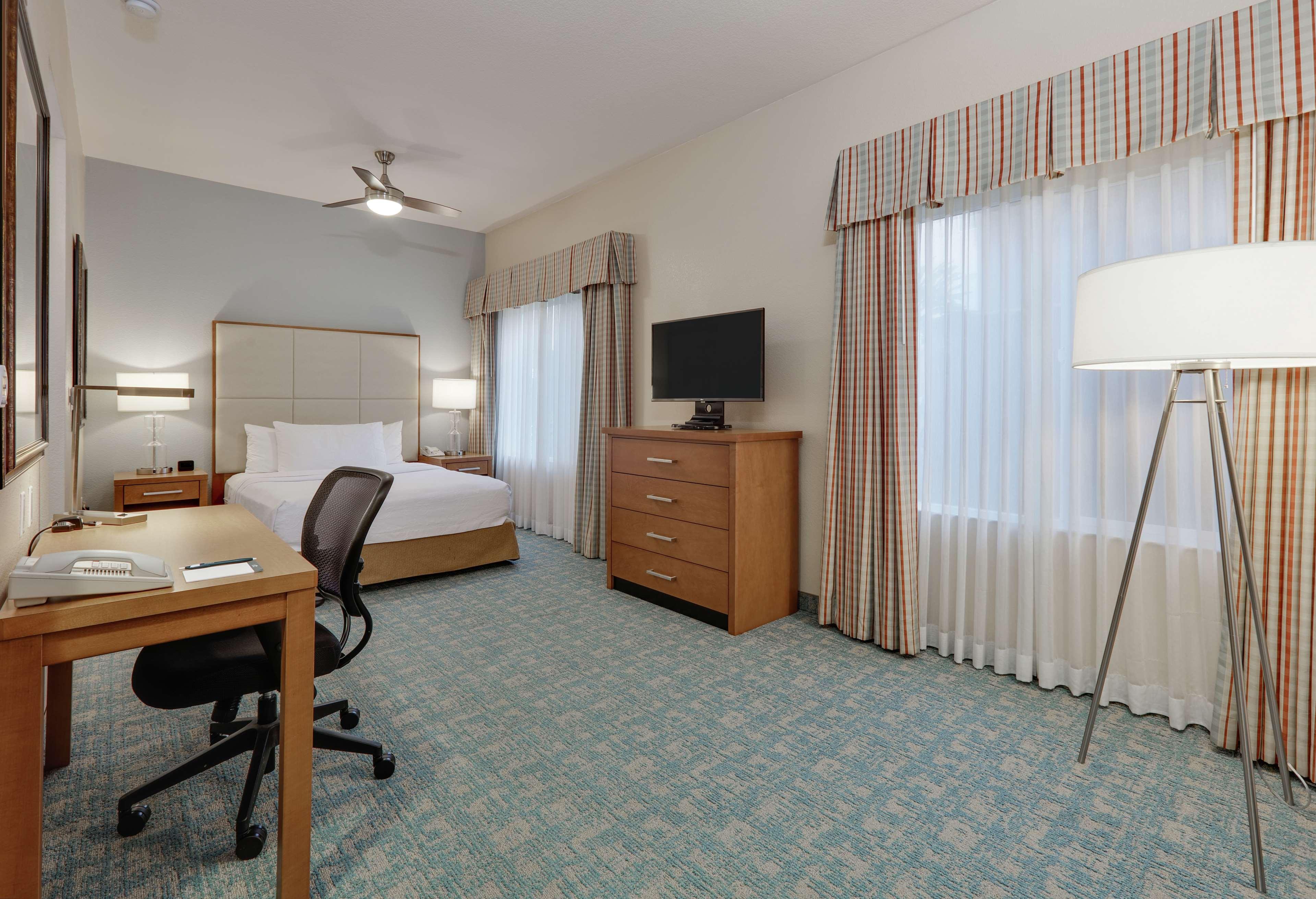 STUDIO, QUEEN BED, ACCESSIBLE