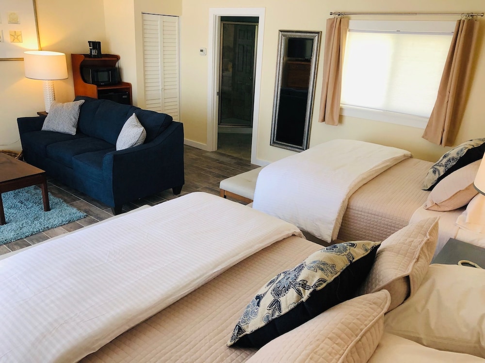 Seafoam Lodge 24/67